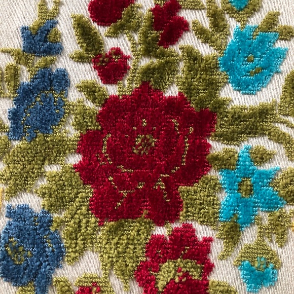 Vintage Needlepoint Handbag in rich hues. Must see - Picture 3 of 11